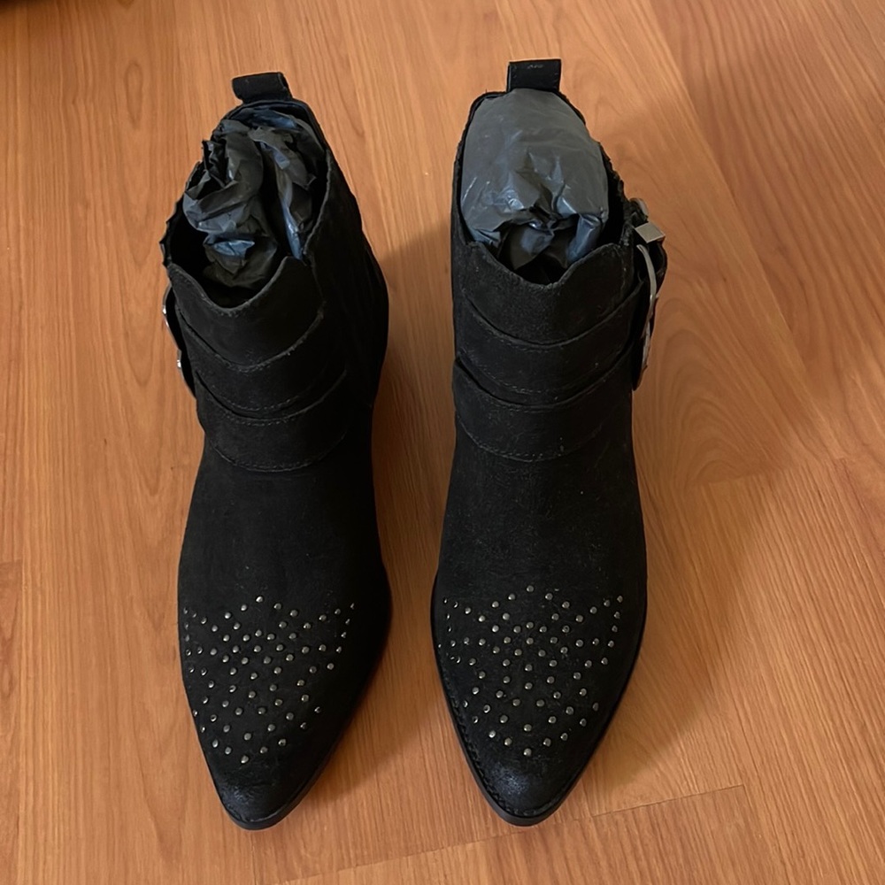 Brand new Steve Madden ankle boots